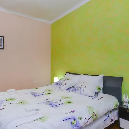 Sweet - Spacious Two Bedroom On Dondukov Boulevard Appartamento *