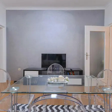 Sweet - Spacious Two Bedroom On Dondukov Boulevard *