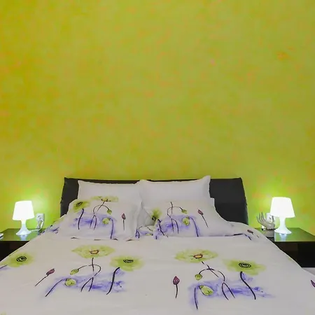 Sweet - Spacious Two Bedroom On Dondukov Boulevard *