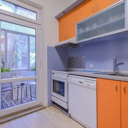 Sweet - Spacious Two Bedroom On Dondukov Boulevard Sofia