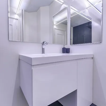 Appartamento Sweet - Spacious Two Bedroom On Dondukov Boulevard *