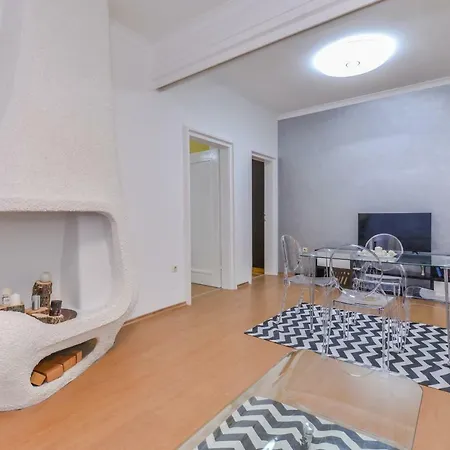 Sweet - Spacious Two Bedroom On Dondukov Boulevard Sofia