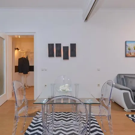 Sweet - Spacious Two Bedroom On Dondukov Boulevard Sofia