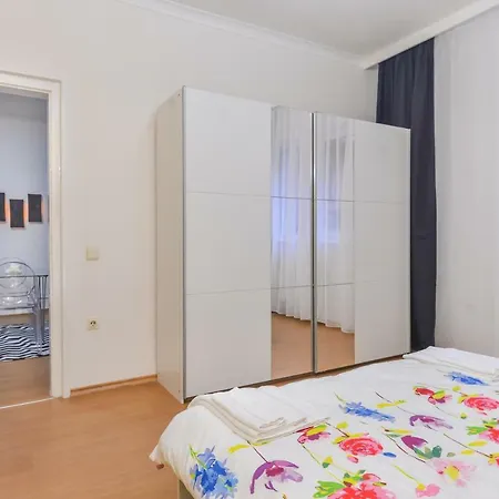 Sweet - Spacious Two Bedroom On Dondukov Boulevard Apartment Sofia
