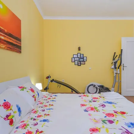 Apartment Sweet - Spacious Two Bedroom On Dondukov Boulevard *