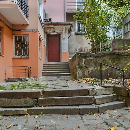Apartment Sweet - Spacious Two Bedroom On Dondukov Boulevard *